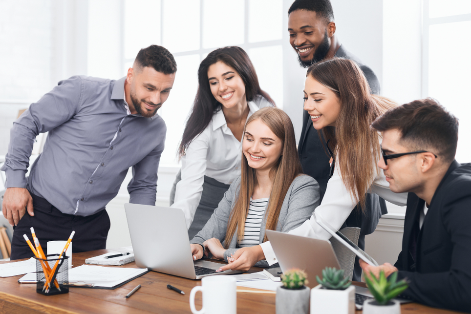 Liderazgo Scrum en la Gestión Ágil de Proyectos: Roles, Responsabilidades y Mejores Prácticas