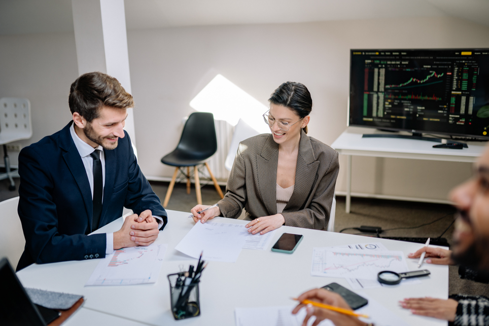 Analítica Empresarial y Toma de Decisiones Basada en Datos: Una Guía Práctica para las Organizaciones Modernas