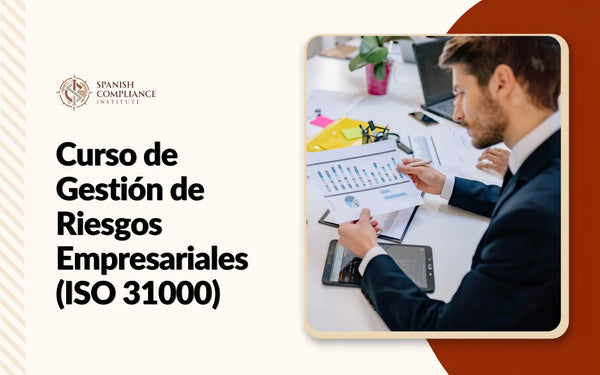 Banner promocional del Curso de Gestión de Riesgos Empresariales ISO 31000 con un profesional revisando reportes de datos.