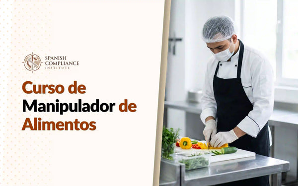 Profesional del servicio de alimentos preparando verduras frescas de manera segura durante la capacitación para manipuladores de alimentos.