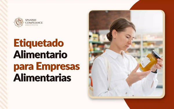 Profesional examinando la etiqueta de un producto alimenticio durante una capacitación sobre normativas de etiquetado de alimentos.