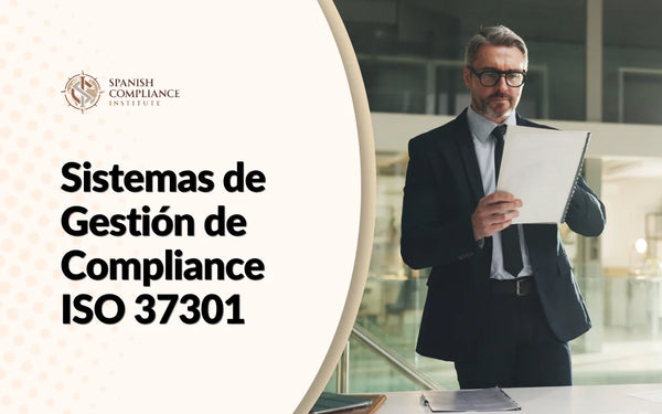 Ejecutivo corporativo revisando un informe de cumplimiento junto al título del curso Sistemas de Gestión de Compliance ISO 37301.